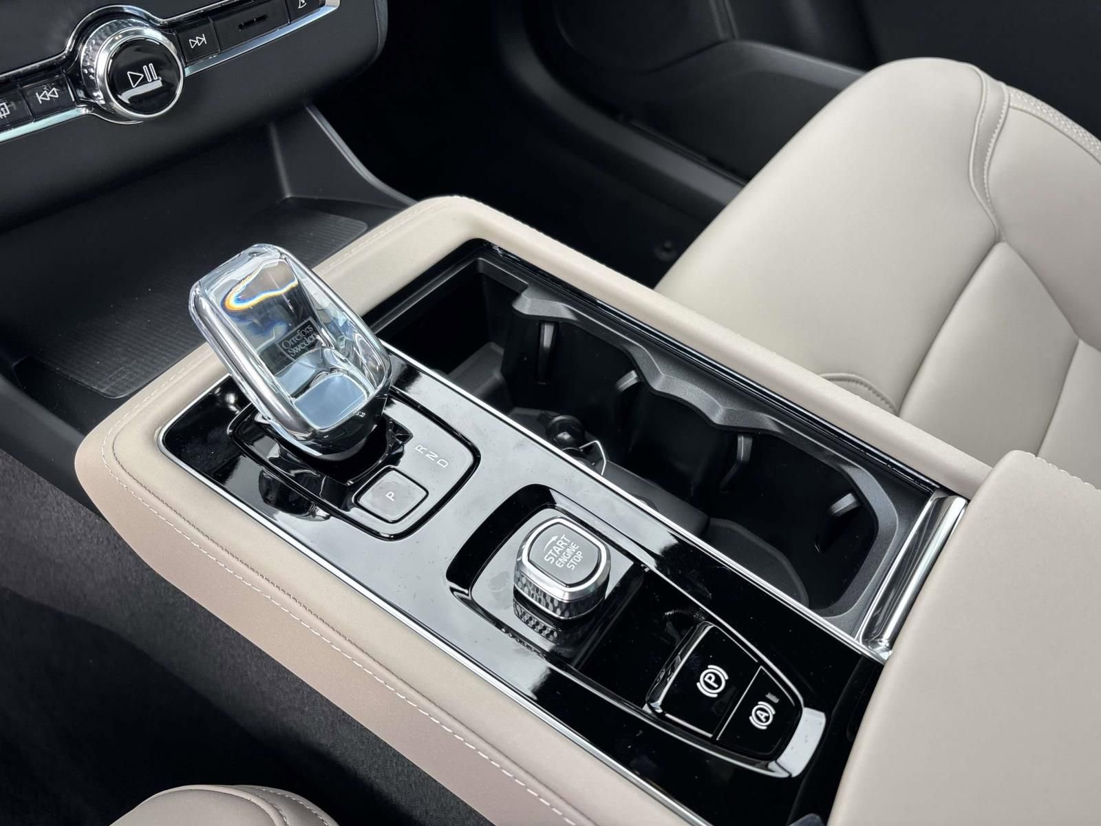 New 2026 Volvo XC90 T8 Plus w/ Protection Package Premier image 23