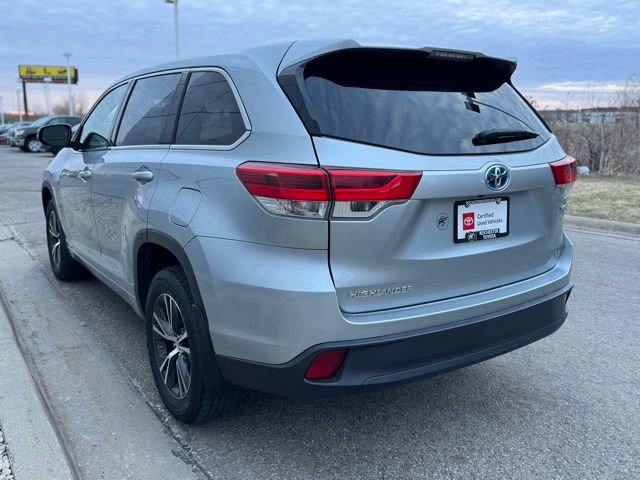 Certified 2017 Toyota Highlander LE w/ Carpet Mat Package AWD/4WD image 40