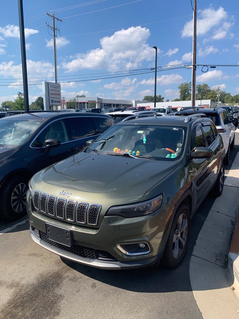 Used 2019 Jeep Cherokee Limited AWD/4WD image 14