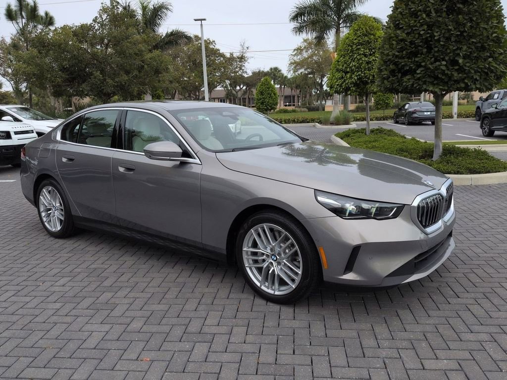 Certified 2024 BMW 530i 530i w/ Premium Package image 3