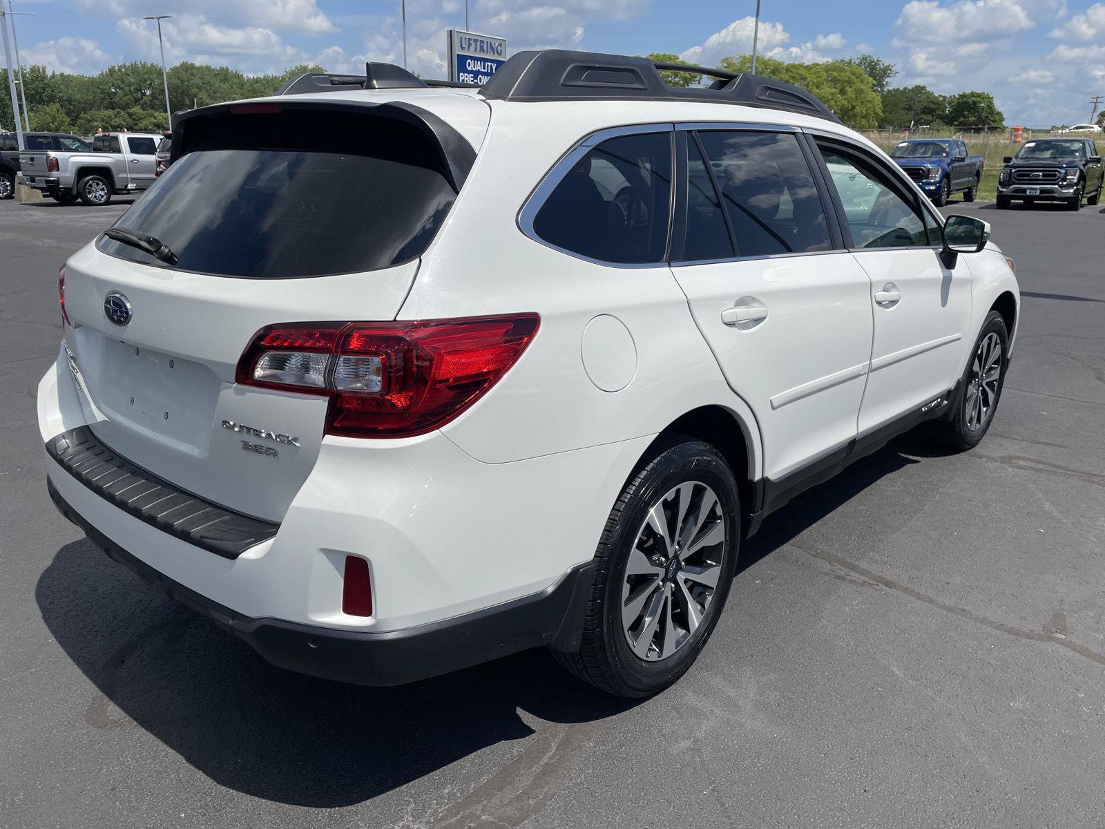 Used 2017 Subaru Outback 3.6R Limited AWD/4WD image 5