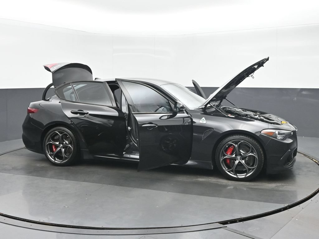 Used 2022 Alfa Romeo Giulia Quadrifoglio RWD image 42