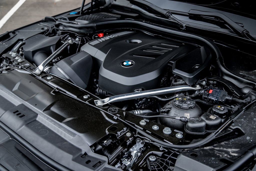 Used 2026 BMW 530i xDrive w/ M Sport Package image 25