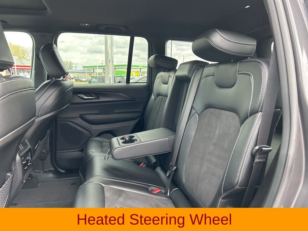 Used 2024 Jeep Grand Cherokee Altitude AWD/4WD image 12