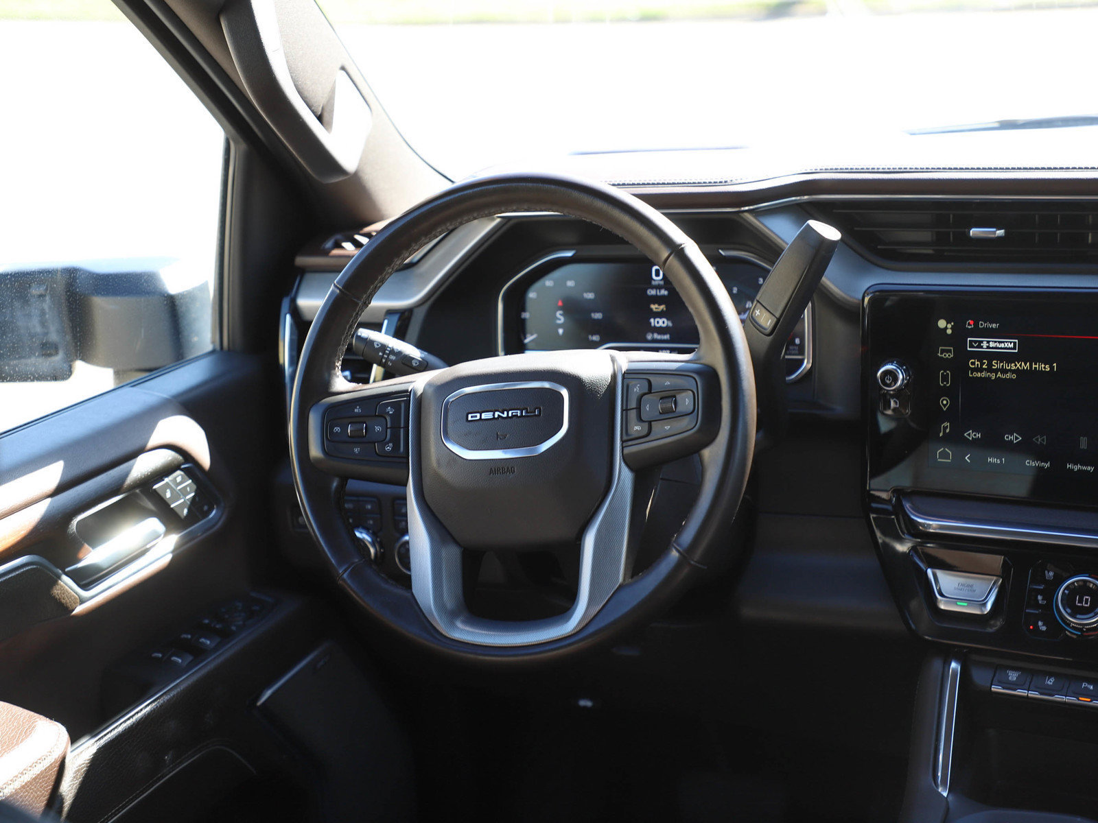 Used 2024 GMC Sierra 2500 Denali w/ Denali Reserve Package AWD/4WD image 14