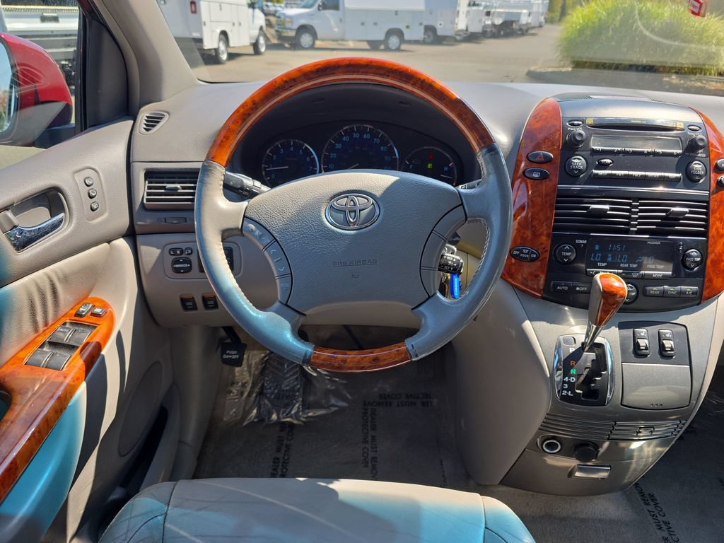 Used 2006 Toyota Sienna XLE Limited FWD image 7