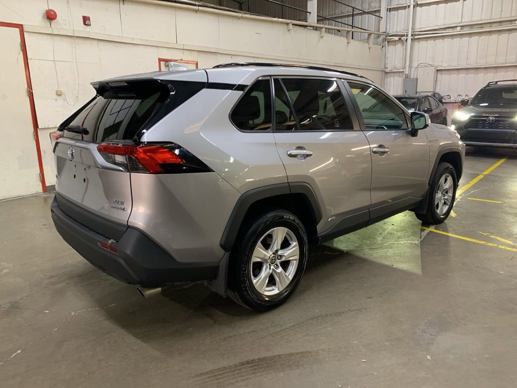 Used 2021 Toyota RAV4 XLE image 6