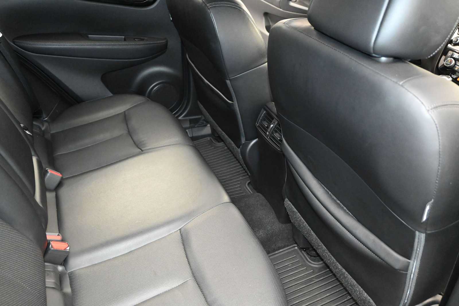Used 2022 Nissan Rogue Sport SL AWD/4WD image 26