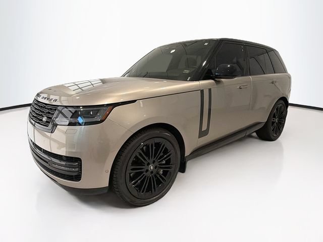 Used 2024 Land Rover Range Rover SE AWD/4WD image 3