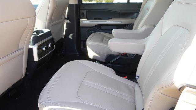 Used 2024 Ford Expedition Limited image 14