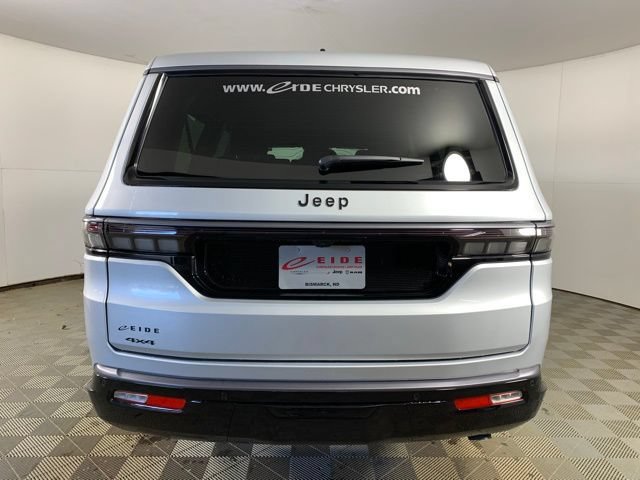 New 2026 Jeep Grand Wagoneer L Limited AWD/4WD image 3