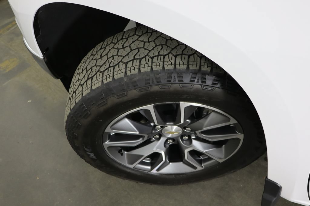 Used 2024 Chevrolet Silverado 1500 LT AWD/4WD image 38