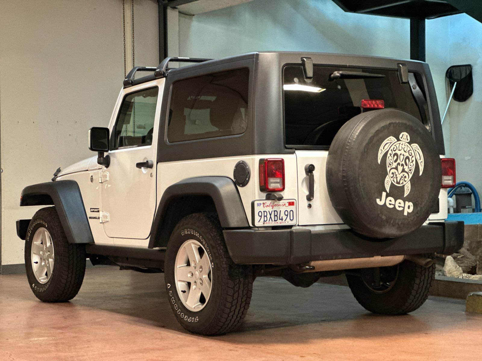 Used 2016 Jeep Wrangler Sport w/ Quick Order Package 24S AWD/4WD image 3