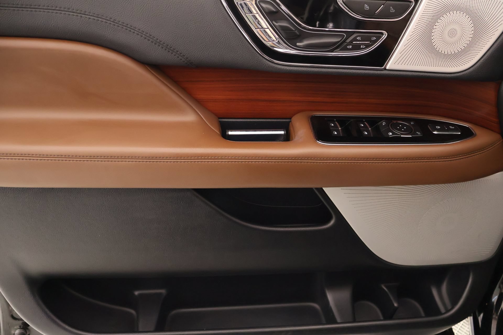 Used 2022 Lincoln Navigator L Reserve AWD/4WD image 18