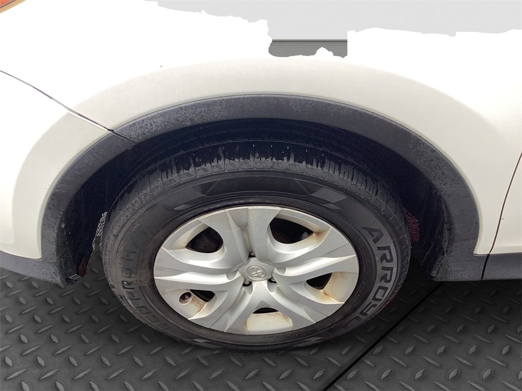 Used 2015 Toyota RAV4 LE image 32