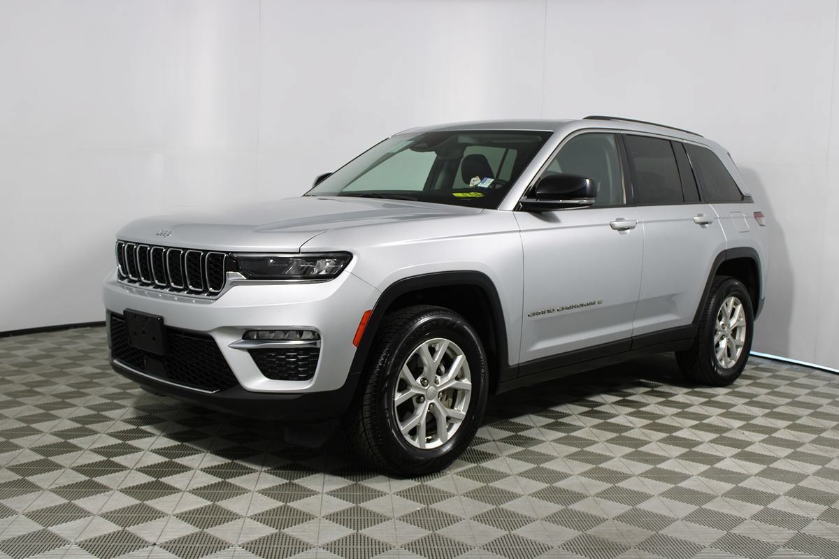 Used 2023 Jeep Grand Cherokee Limited AWD/4WD image 36
