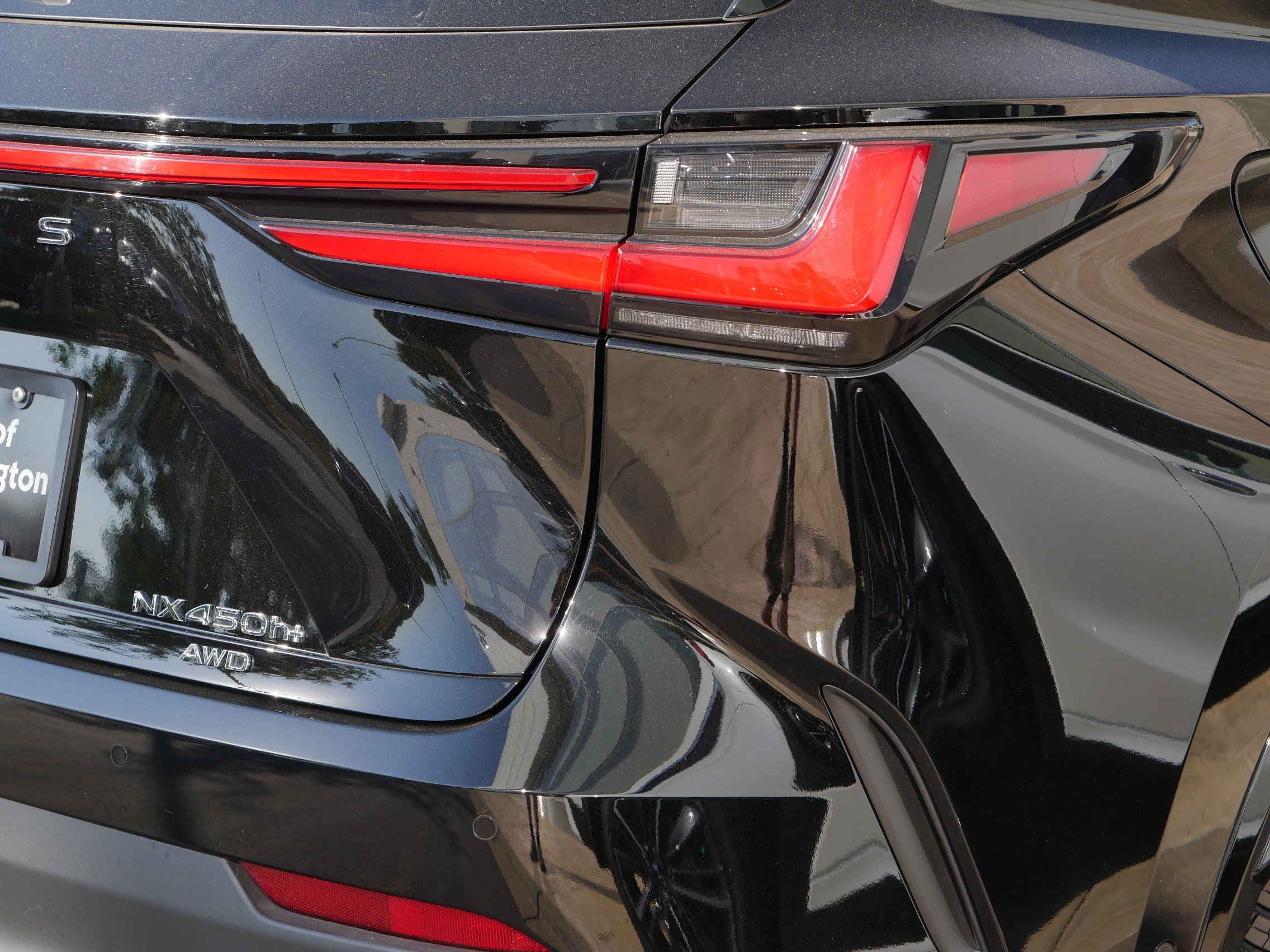 Used 2025 Lexus NX 450h+ F Sport image 17