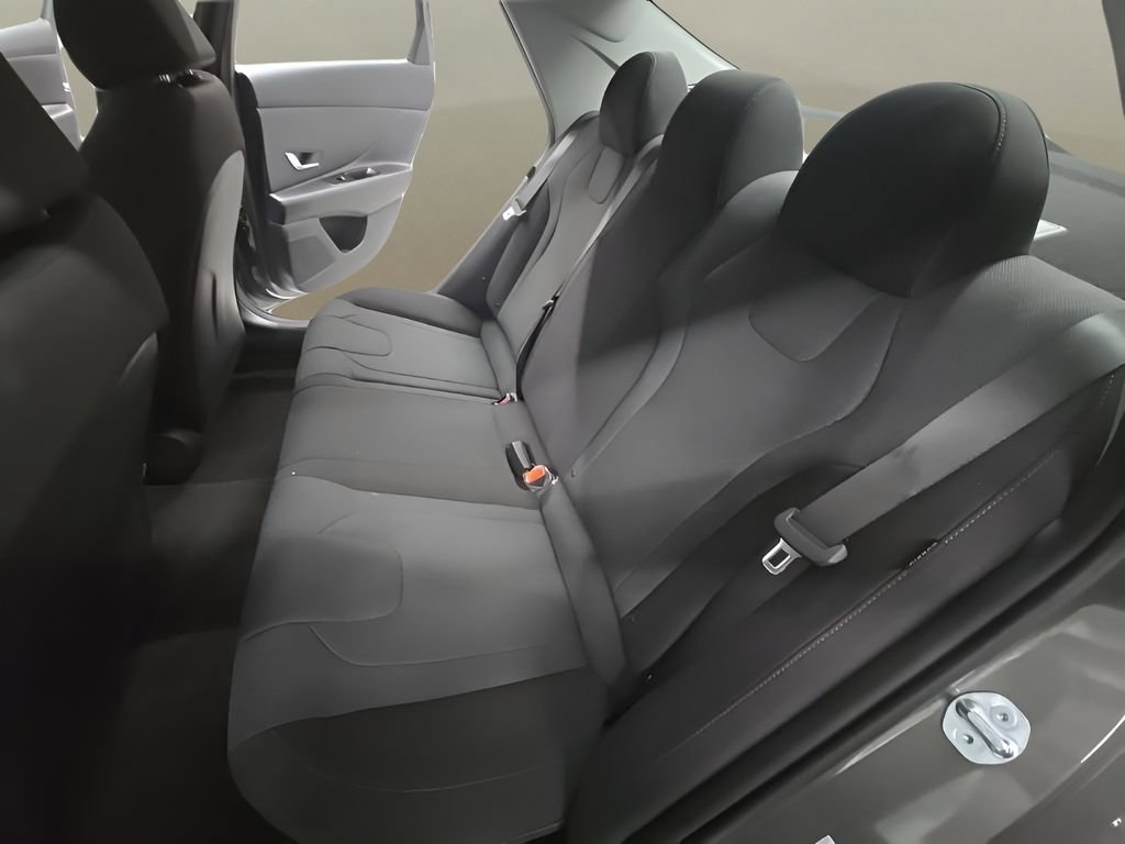 New 2026 Hyundai Elantra SE FWD image 17