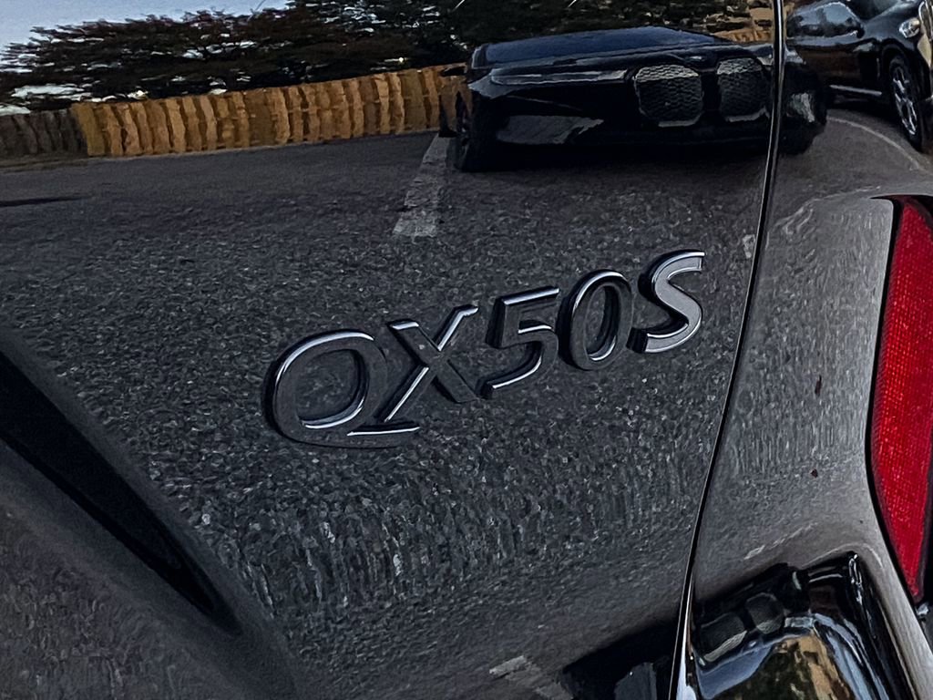 Used 2024 INFINITI QX50 Sport image 11