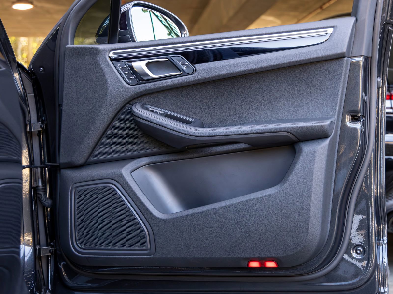 Certified 2024 Porsche Macan image 55