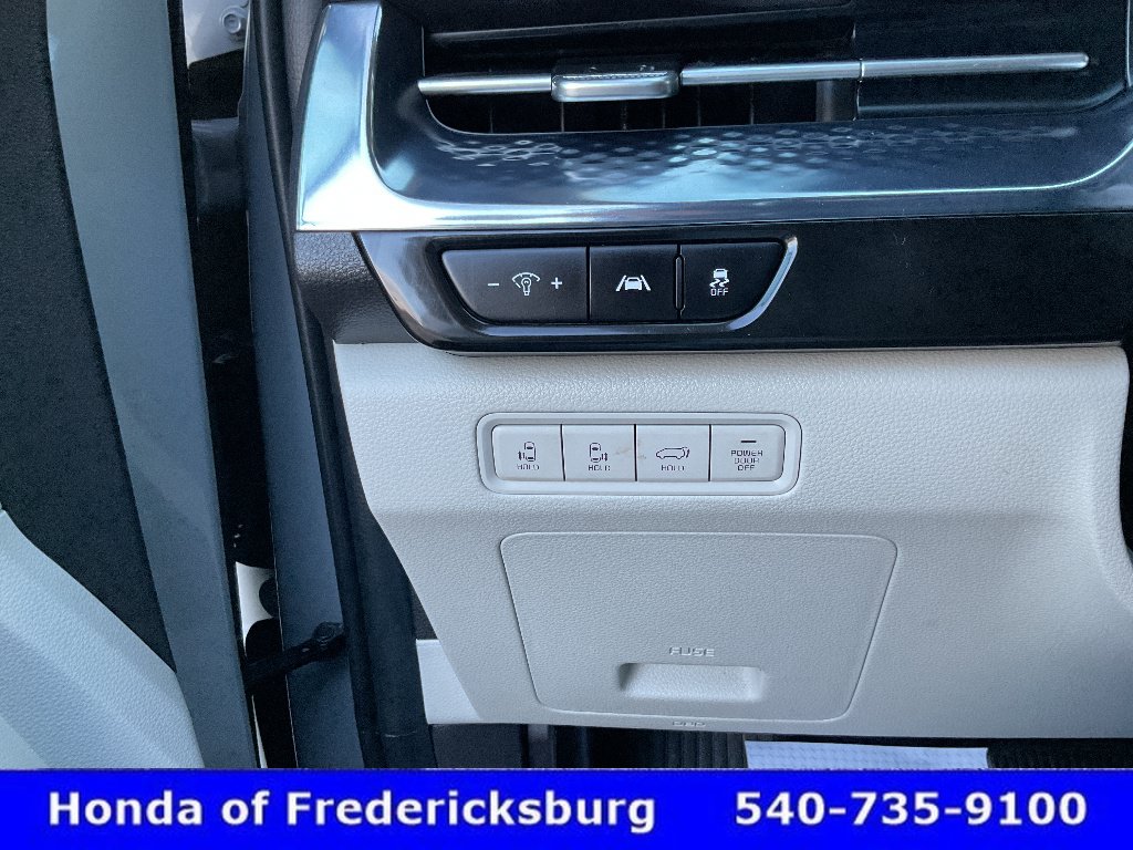 Used 2023 Kia Carnival SX Prestige FWD image 45