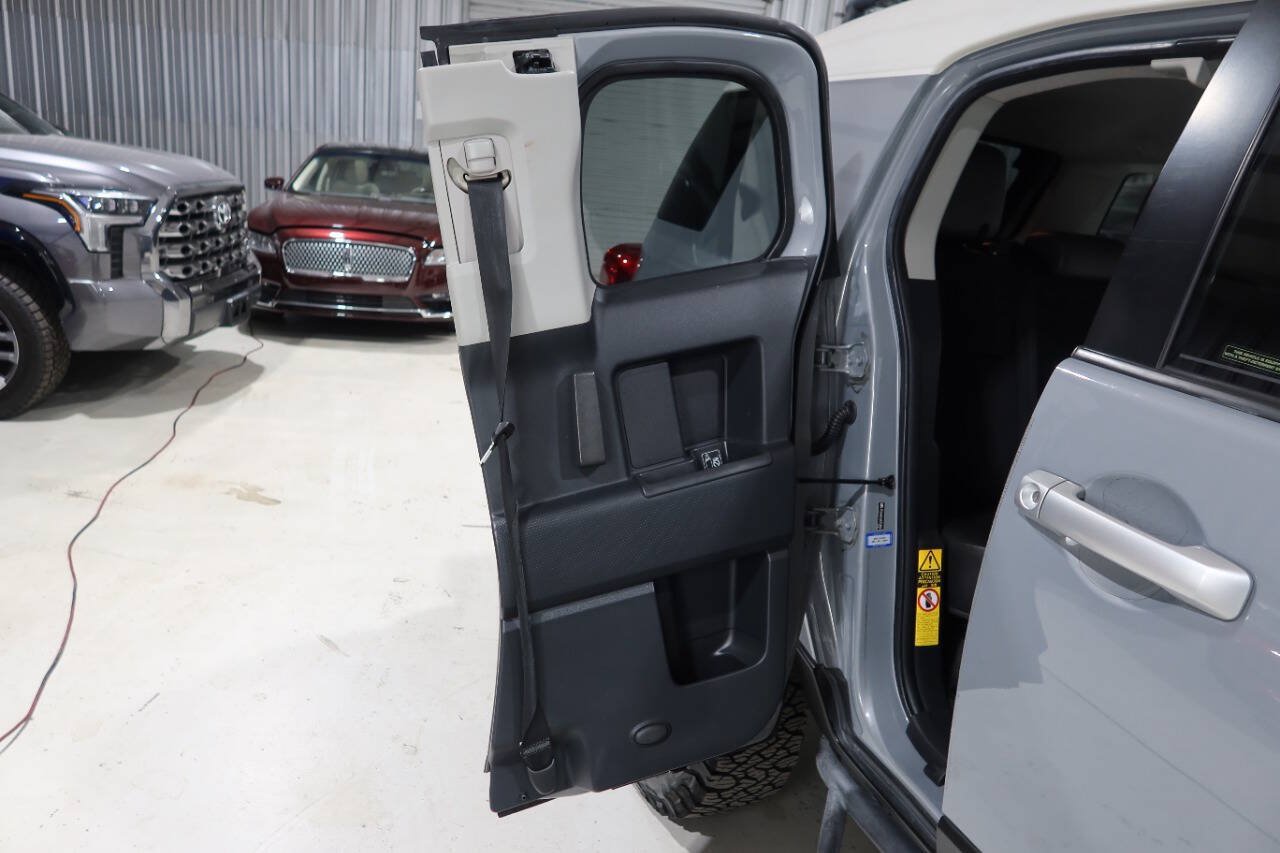 Used 2014 Toyota FJ Cruiser 4WD w/ Convenience Package image 16