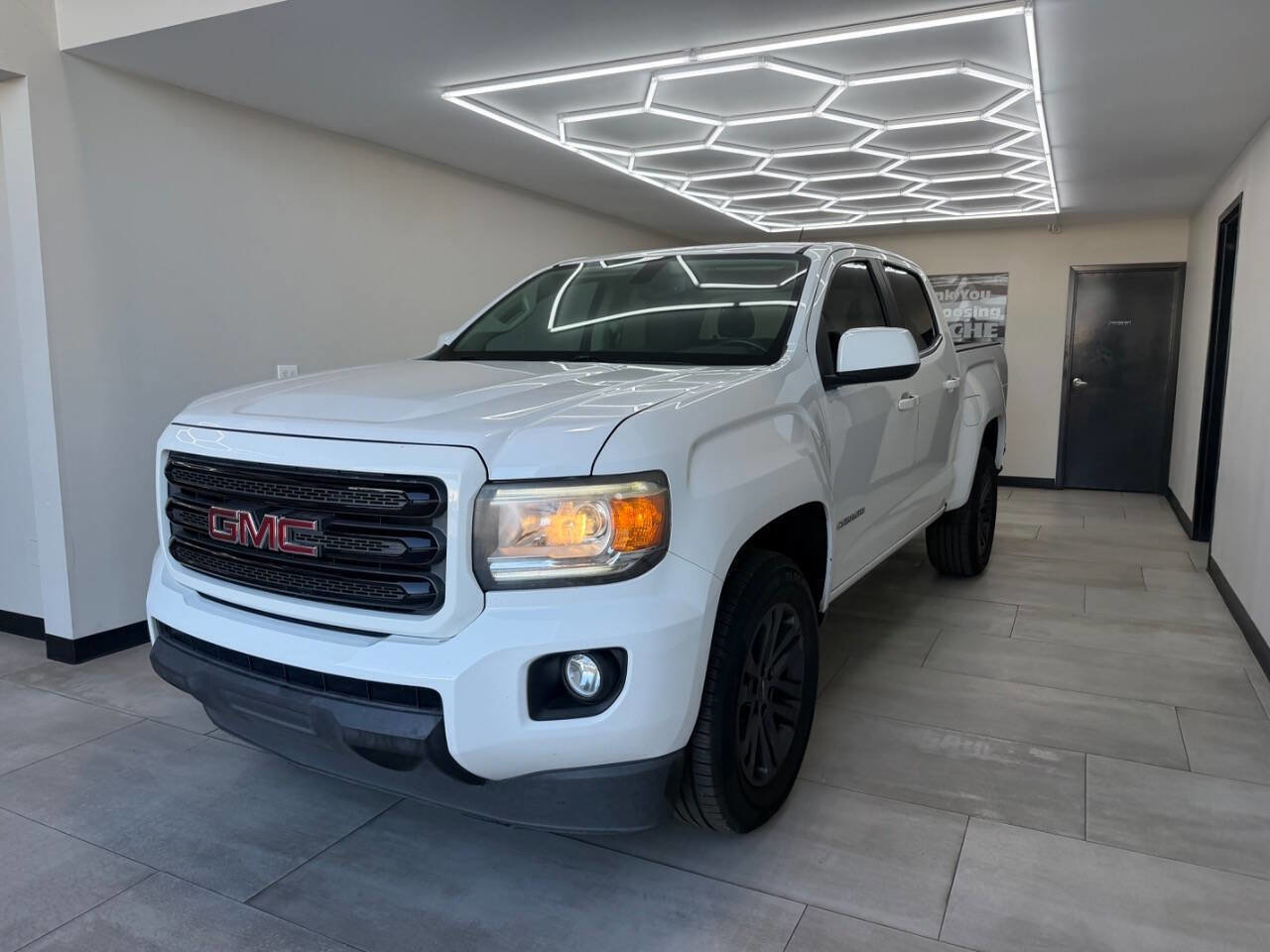 Used 2020 GMC Canyon SLE w/ Elevation Edition image 2