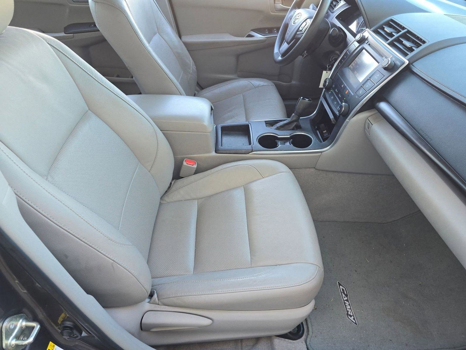 Used 2015 Toyota Camry LE image 27
