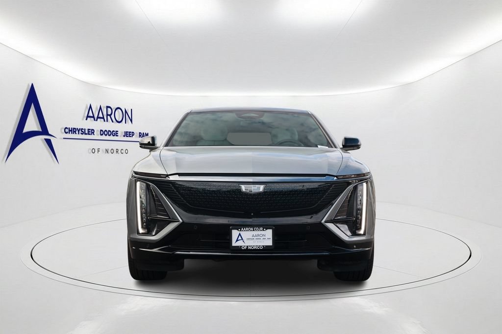 Used 2024 Cadillac Lyriq Sport AWD/4WD image 2