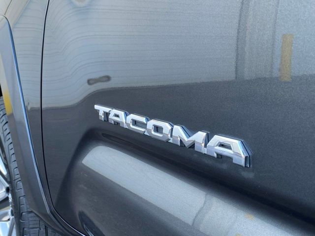 Used 2018 Toyota Tacoma Limited image 7