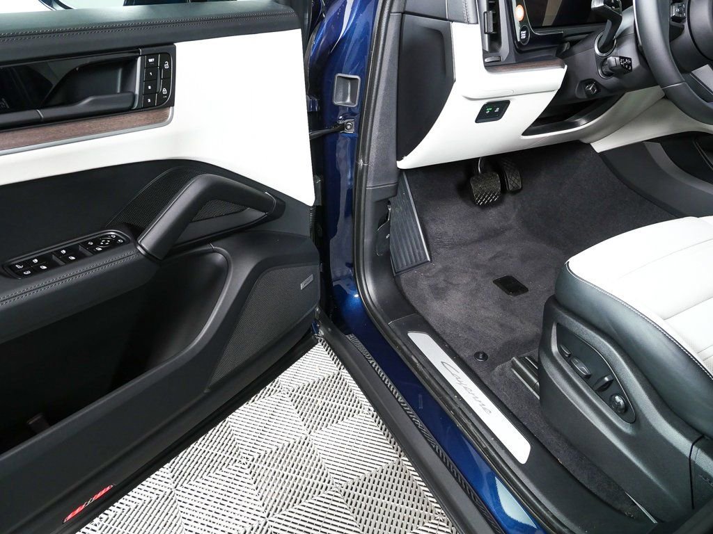 New 2026 Porsche Cayenne E-Hybrid image 8