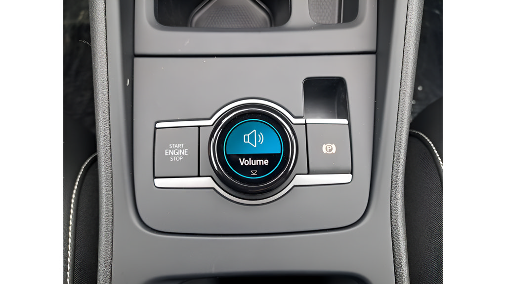 New 2025 Volkswagen Tiguan SE FWD image 18