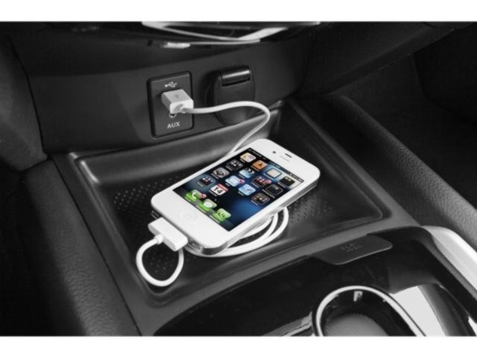 Used 2015 Nissan Rogue SV w/ SV Moonroof Package image 19