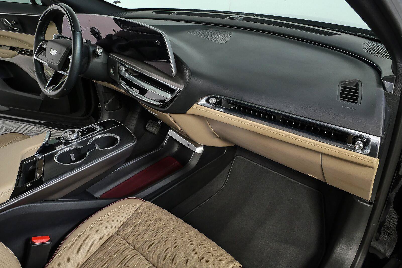 Used 2024 Cadillac Lyriq Luxury w/ Nappa Leather Package AWD/4WD image 21