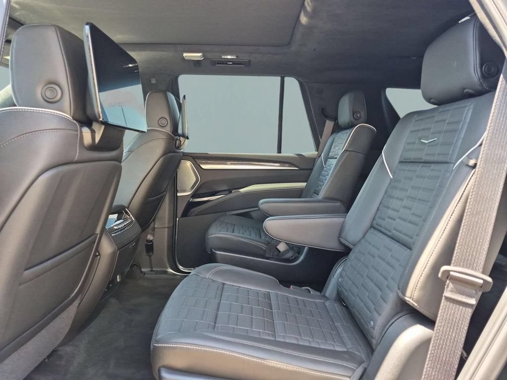 New 2026 Cadillac Escalade V w/ LPO, ONYX Package AWD/4WD image 25