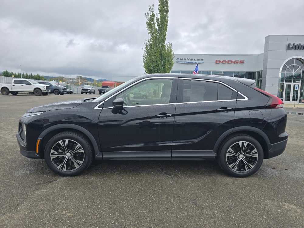 Used 2022 Mitsubishi Eclipse Cross SE image 2