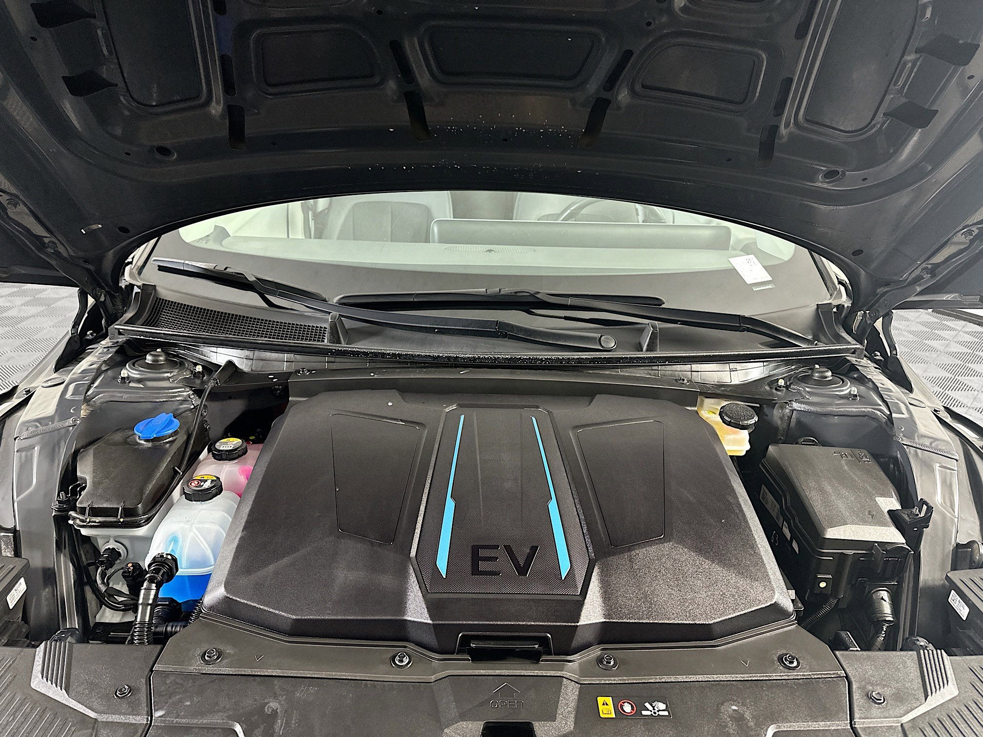 Used 2024 Hyundai Ioniq 5 SE image 33