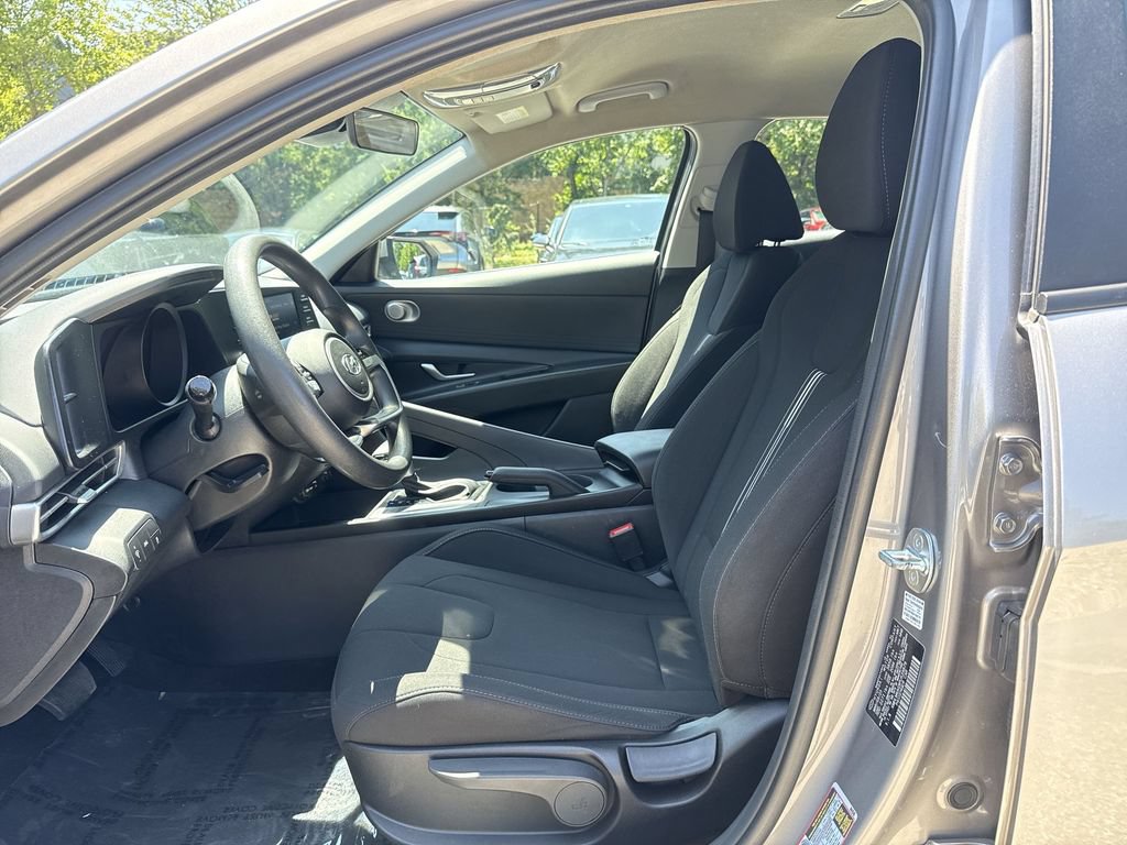 Used 2023 Hyundai Elantra SEL FWD image 13