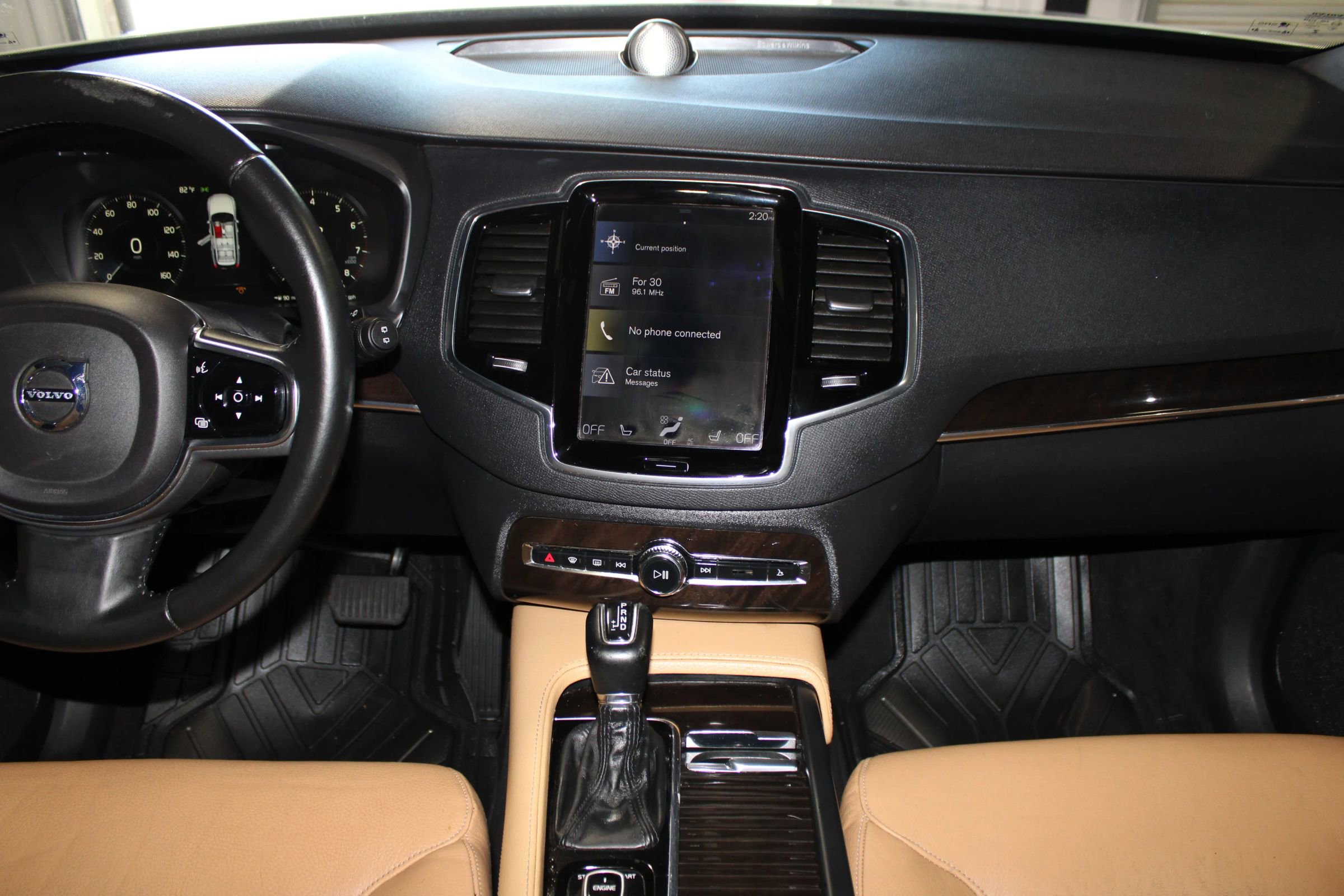 Used 2017 Volvo XC90 T6 Momentum w/ Vision Package AWD/4WD image 13