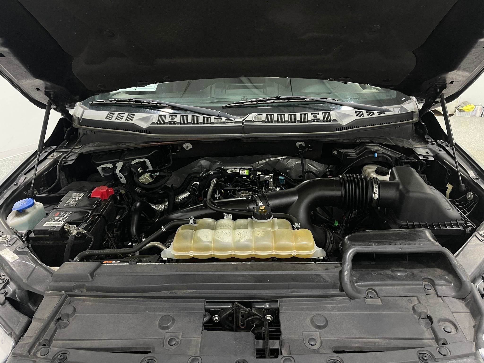 Used 2020 Ford F150 XLT w/ Equipment Group 302A Luxury AWD/4WD image 26