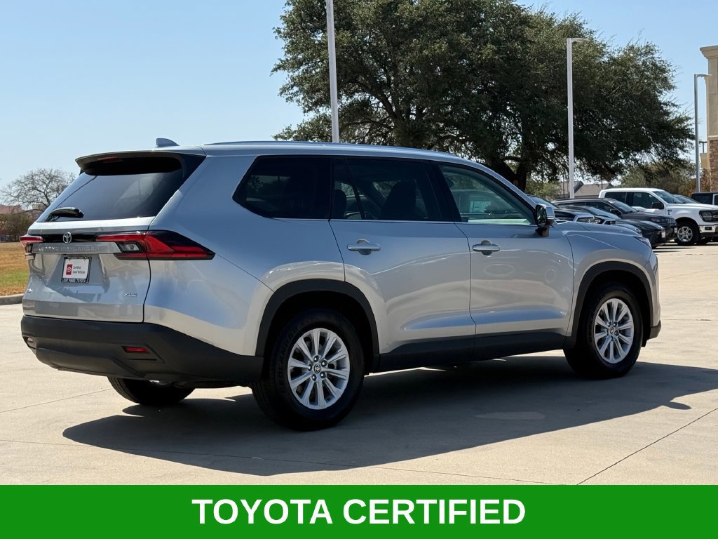 Used 2025 Toyota Grand Highlander AWD image 3