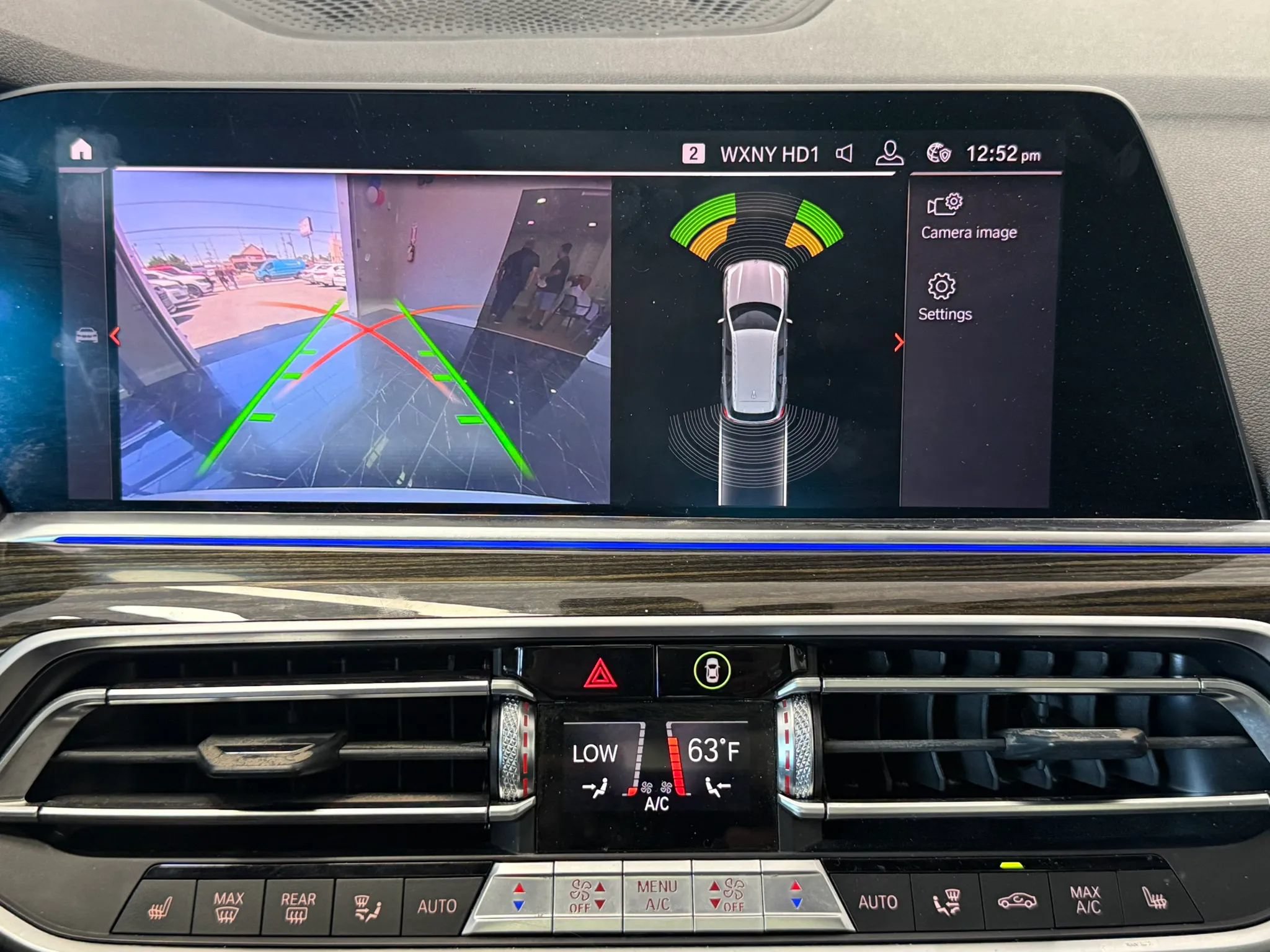 Used 2019 BMW X5 xDrive50i w/ M Sport Package AWD/4WD image 17