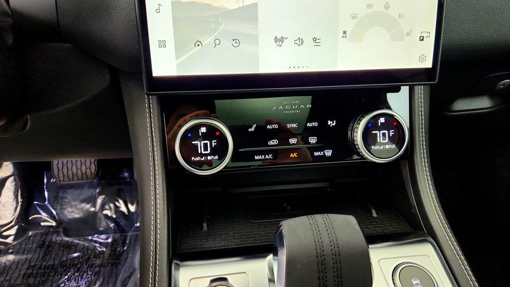 Used 2025 Jaguar F-PACE R-Dynamic S AWD/4WD image 18