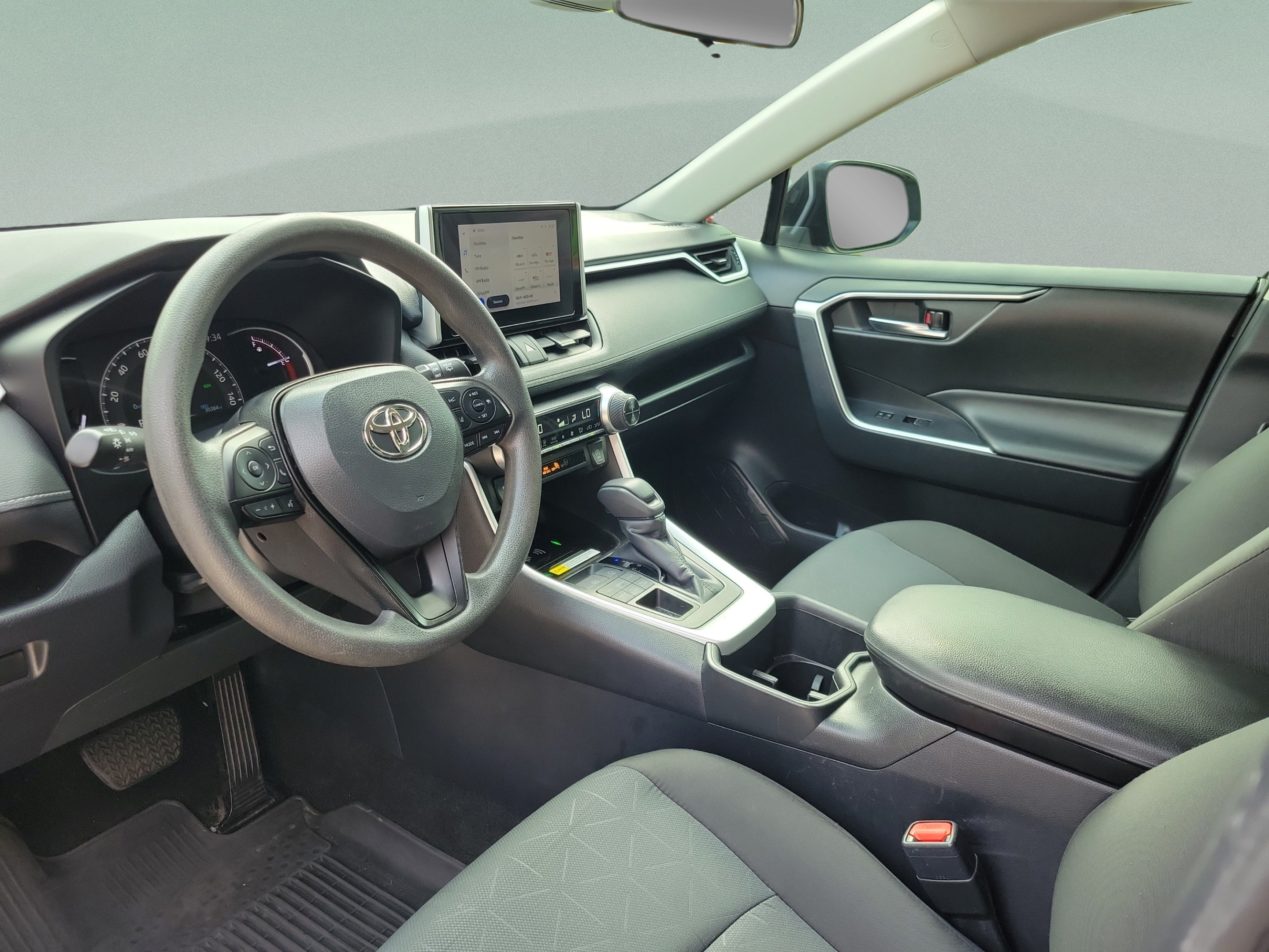 Certified 2024 Toyota RAV4 XLE AWD/4WD image 9