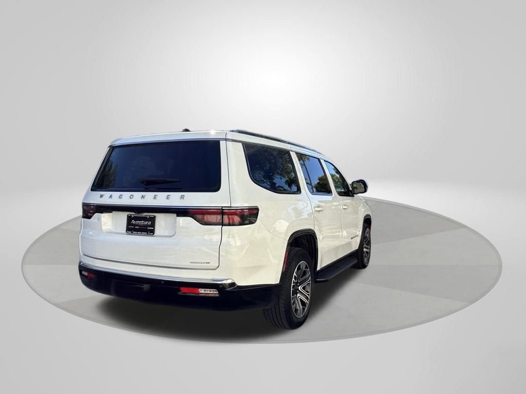 Used 2024 Jeep Wagoneer Series II w/ Flexible Seating Group image 7