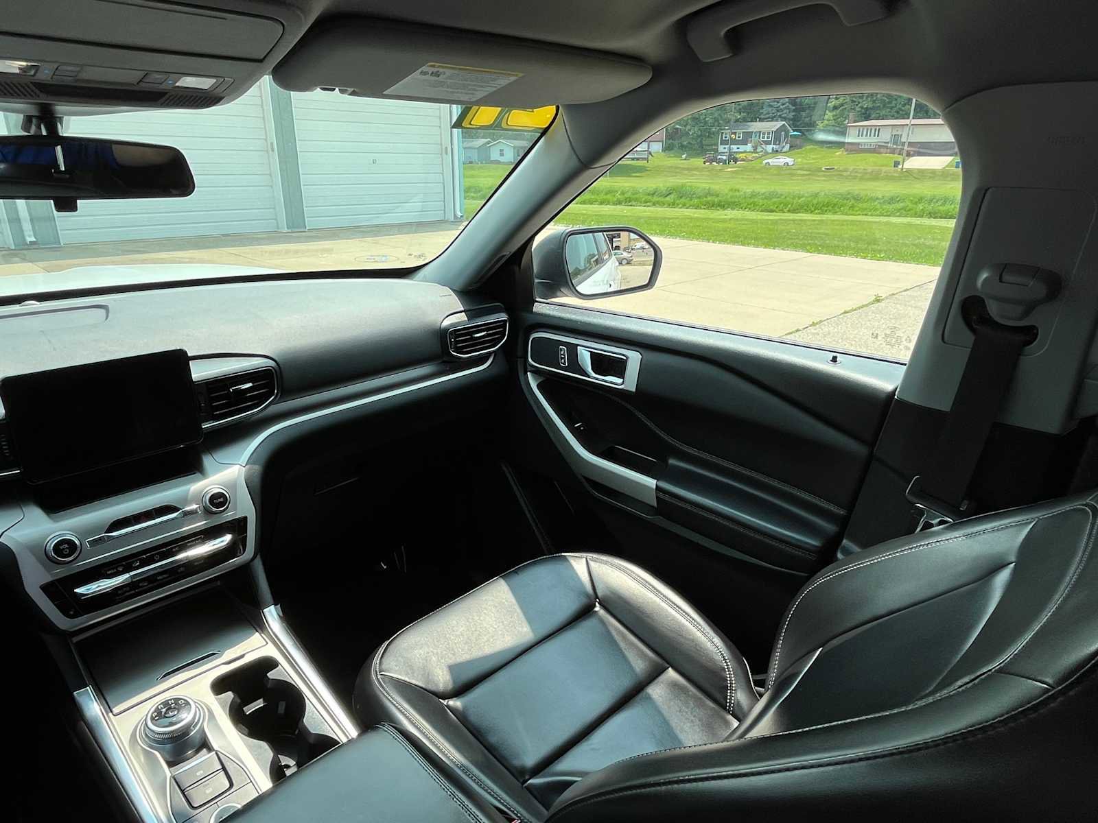 Used 2021 Ford Explorer XLT w/ Equipment Group 202A image 18