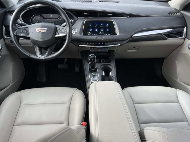 Certified 2023 Cadillac XT4 Luxury w/ Cold Weather Package image 3