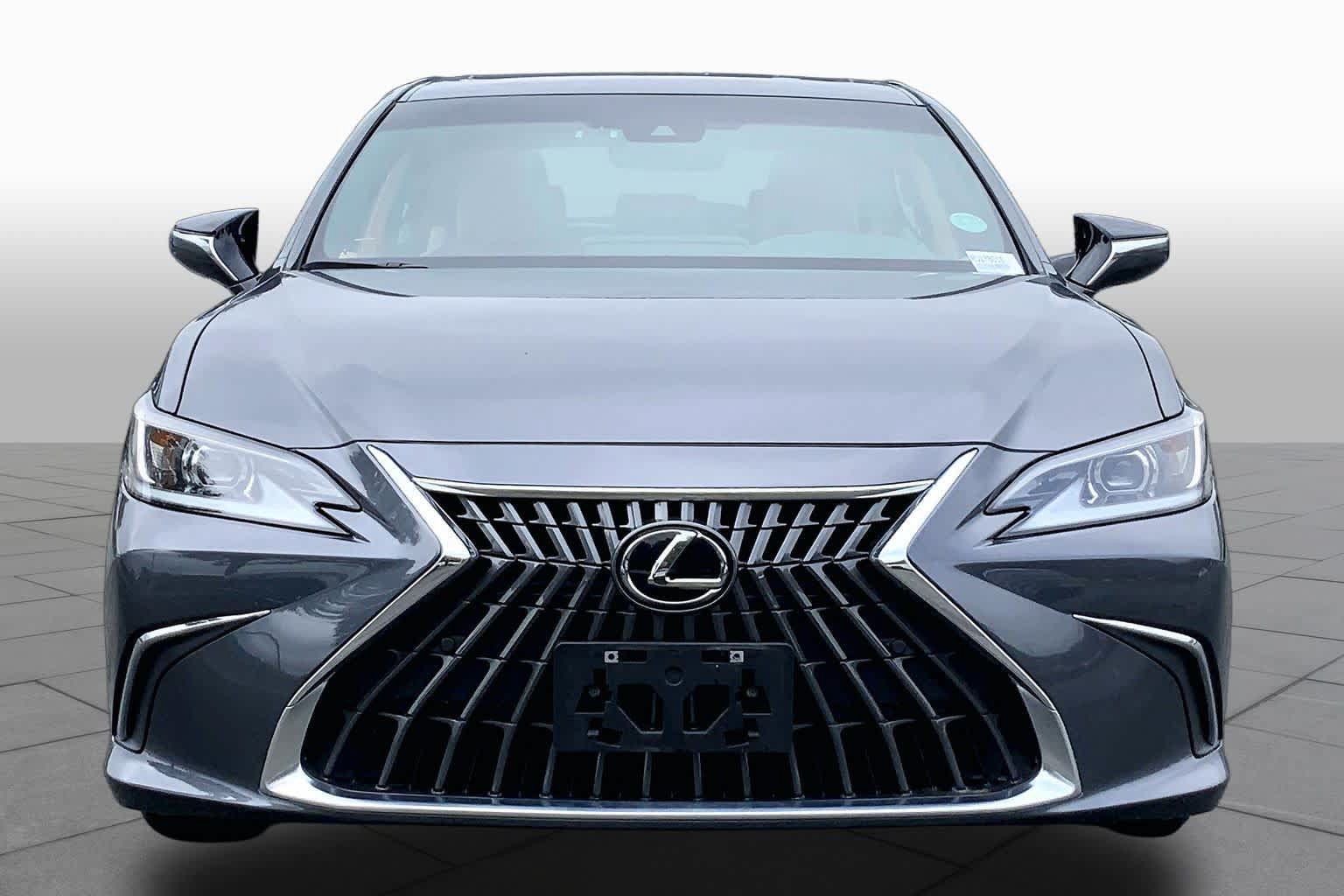 Used 2024 Lexus ES 350 w/ Premium Package FWD image 4