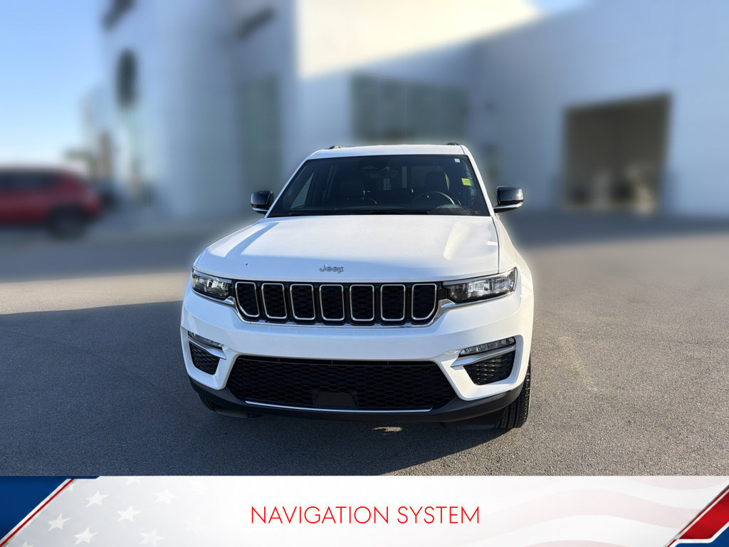 Used 2025 Jeep Grand Cherokee Limited AWD/4WD image 2