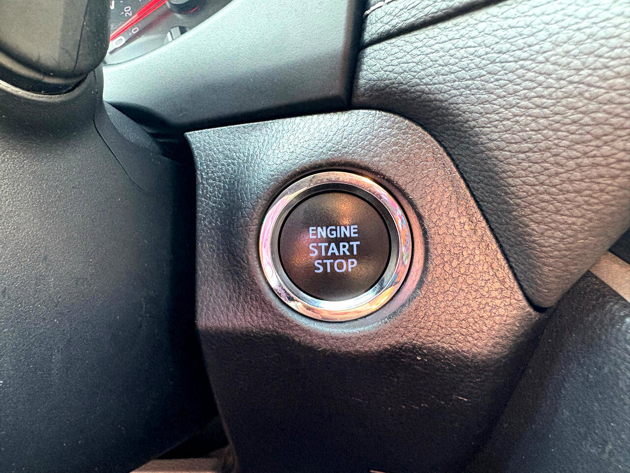 Used 2021 Toyota RAV4 XLE image 11